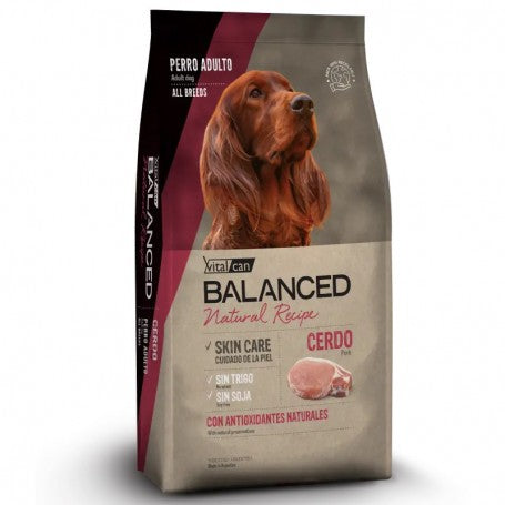 Alimento para perros adultos Vitalcan Balanced Perro Natural Recipe con cerdo y arroz, paquete de 15 kg.